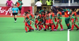 এবার হকিতে ইতিহাস গড়ল বাংলাদেশের মেয়েরা