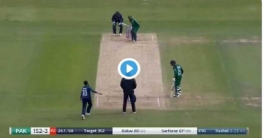 না দেখে বল ছুঁড়লেন উইকেটরক্ষক, এরপর...