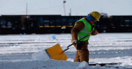 প্রতিকূল আবহাওয়ার কারণে যুক্তরাষ্ট্রে ডাকসেবা বন্ধ!