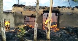 ফণীর তাণ্ডবে ভবন পুড়ে ছাই