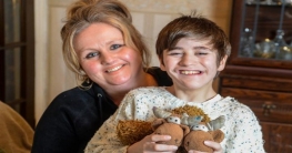 শিশুর পায়ে কিডনি!