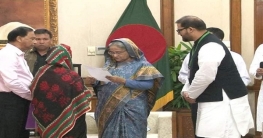 শয্যাশায়ী ফুটবলারকে প্রধানমন্ত্রীর ৩০ লাখ টাকা অনুদান