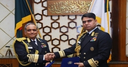 নৌবাহিনী প্রধানের দায়িত্ব গ্রহণ