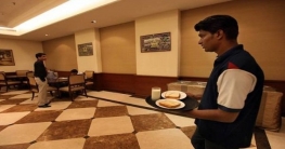 ক্যান্টিনে ১৩ ওয়েটার পদে ৭ হাজার স্নাতক প্রার্থী!