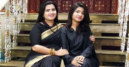 গান আড্ডায় একসঙ্গে মা-মেয়ে গান আড্ডায় একসঙ্গে মা-মেয়ে