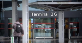 ফ্রান্সের বিমানবন্দরে নকল বন্দুক কান্ড, জঙ্গি হামলার আতঙ্ক