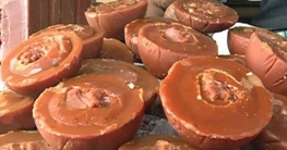 হজমশক্তি বাড়ায় খেজুরের গুড়