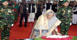 বঙ্গবন্ধুর প্রতিকৃতিতে প্রধানমন্ত্রীর শ্রদ্ধা