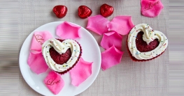 ছোট ছোট ভালোবাসার ‘কাপ কেক’