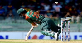 ‘এমন বোলিংয়ে ৩০০ রানও যথেষ্ট নয়’