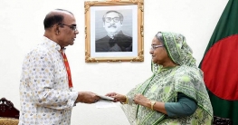 আহমেদ শরীফকে ৩৫ লাখ টাকা অনুদান দিলেন প্রধানমন্ত্রী