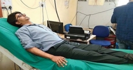 রোজা ভেঙে হিন্দু রোগীদের রক্ত দিলেন মুসলিমরা