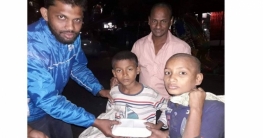 বেঁচে যাওয়া খাবারের অপেক্ষায় থাকে ওরা...