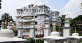 প্রত্যন্ত গ্রামে শত কোটি টাকার রাজপ্রাসাদ