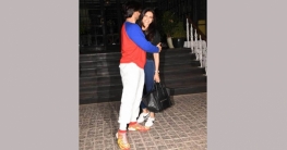 প্রকাশ্যে দীপিকাকে রণবীরের চুমু