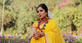 বাসন্তি সাজে রবীন্দ্রসংগীত নিয়ে দিনাত জাহান মুন্নী