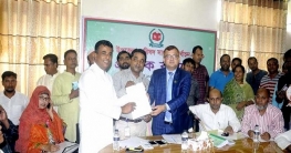 উৎসবমূখর পরিবেশে তিন উপজেলা নির্বাচনের প্রতীক বিতরণ উৎসবমূখর পরিবেশে তিন উপজেলা নির্বাচনের প্রতীক বিতরণ