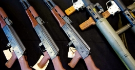 স্বেচ্ছায় অস্ত্র জমা দিচ্ছেন নিউজিল্যান্ডের নাগরিকরা