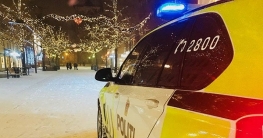 চুরি করতে গিয়ে গাড়িতে আটকে গেলেন চোর, অতপর..