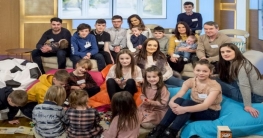 ২১ সন্তানের জন্ম দিয়ে রেকর্ড গড়লেন দম্পতি