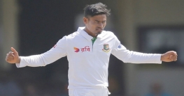 হাল ছাড়ছেন না তাইজুল হাল ছাড়ছেন না তাইজুল