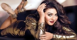 নেশা করে অভিনেত্রীর কাণ্ড! নেশা করে অভিনেত্রীর কাণ্ড!