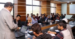 ক্লাস নিলেন তথ্যমন্ত্রী ক্লাস নিলেন তথ্যমন্ত্রী