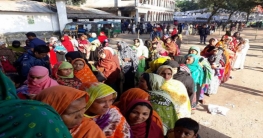 উৎসবমুখর পরিবেশে চলছে ভোটগ্রহণ