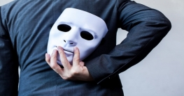 পুরুষেরা প্রতিদিন যেসব মিথ্যা বলে