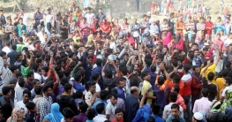 নিরাপদ সড়কের দাবিতে শ্রমিকদের বিক্ষোভ, অবরোধ