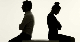 স্বামীর হাতে দড়ি দিয়ে আত্মহত্যার নির্দেশ!