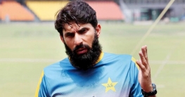 সরফরাজদের মুরগি ‘কেড়ে নিলেন’ মিসবাহ