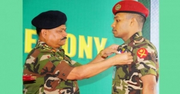 নবীন সেনা বৈমানিকদের ফ্লাইং ব্রেভেট পরিয়ে দিলেন সেনাপ্রধান