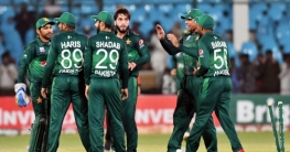 ঘরের মাঠে বড় জয় দিয়ে শুরু পাকিস্তানের