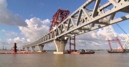 পদ্মা সেতুতে বসছে ষষ্ঠ স্প্যান পদ্মা সেতুতে বসছে ষষ্ঠ স্প্যান