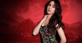 বিকিনিতে শারীরিক সৌন্দর্য্য প্রদর্শন করছেন সারা!