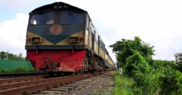 রাজধানীতে চলন্ত ট্রেনে ছিনতাই, আহত ১