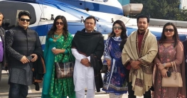 ভোট চাইতে হেলিকপ্টারে উড়ে গেলেন তারকারা