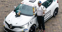 ইউএইতে মোটর রেসে চ্যাম্পিয়ন বাংলাদেশের অভিক আনোয়ার ইউএইতে মোটর রেসে চ্যাম্পিয়ন বাংলাদেশের অভিক আনোয়ার