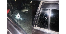 বিএনপি কর্মীকে লক্ষ্য করে চলন্ত গাড়িতে গুলি বিএনপি কর্মীকে লক্ষ্য করে চলন্ত গাড়িতে গুলি