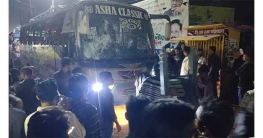 বরিশালে দফায় দফায় সংঘর্ষ, অর্ধশতাধিক বাস ভাঙচুর বরিশালে দফায় দফায় সংঘর্ষ, অর্ধশতাধিক বাস ভাঙচুর