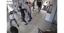 ‘ব্যবসা করতে হলে এককালীন ২ কোটি টাকা দিবি, মাসে দিবি ১০ লাখ’ ‘ব্যবসা করতে হলে এককালীন ২ কোটি টাকা দিবি, মাসে দিবি ১০ লাখ’