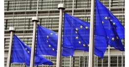 যুক্তরাষ্ট্রের সঙ্গে বাণিজ্য চুক্তি স্থগিত করল ইইউ