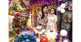 ফুলেল শুভেচ্ছায় অভিসিক্ত সাদিয়া নেওয়াজ