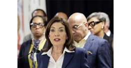 নির্বাচনে চ্যালেঞ্জের মুখে ক্যাথি হোকুল নির্বাচনে চ্যালেঞ্জের মুখে ক্যাথি হোকুল