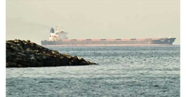 হরমুজ প্রণালিতে জাহাজ চলাচলে শুল্ক আরোপের পরিকল্পনা ইরানের