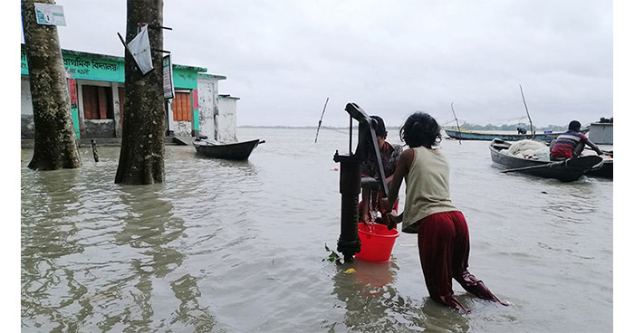 ক্ষতিগ্রস্ত ১৪ জেলা, পানিবন্দি লাখো মানুষ