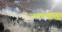 ইন্দোনেশিয়ায় ফুটবল খেলা নিয়ে সংঘর্ষ, ১৭৪ জনের মৃত্যু ইন্দোনেশিয়ায় ফুটবল খেলা নিয়ে সংঘর্ষ, ১৭৪ জনের মৃত্যু