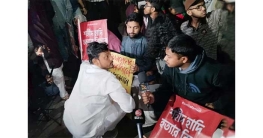 যমুনার সামনে হাদির স্ত্রীসহ ইনকিলাব মঞ্চের অবস্থান