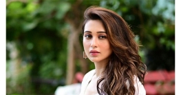 ‘বাসে মেয়েদের কেন বুকের সামনে ব্যাগ রাখতে হয়’